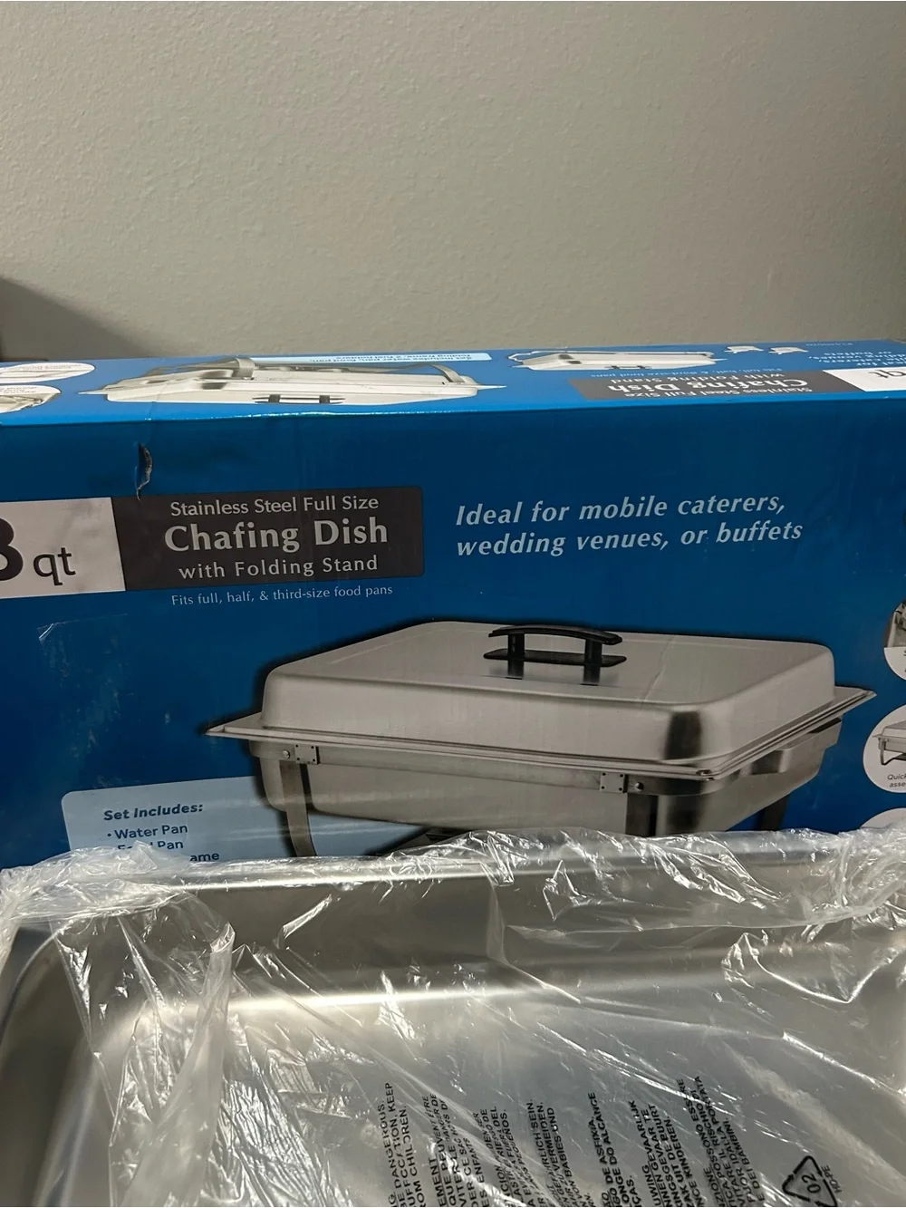 Stainless Steel 8 qt Chafing Dish with Folding Stand - Silver
